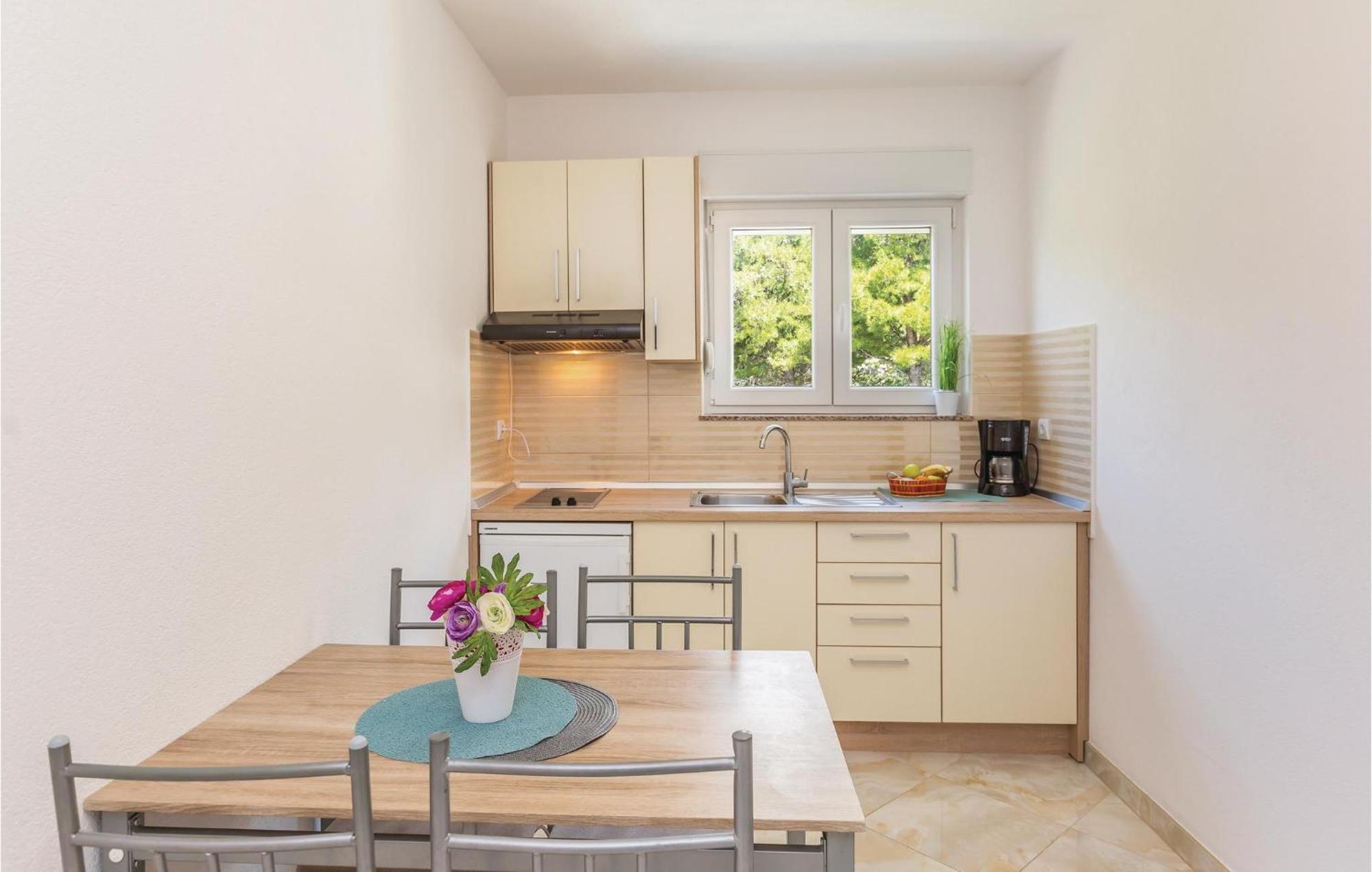Awesome Apartment In Krvavica With Kitchen エクステリア 写真