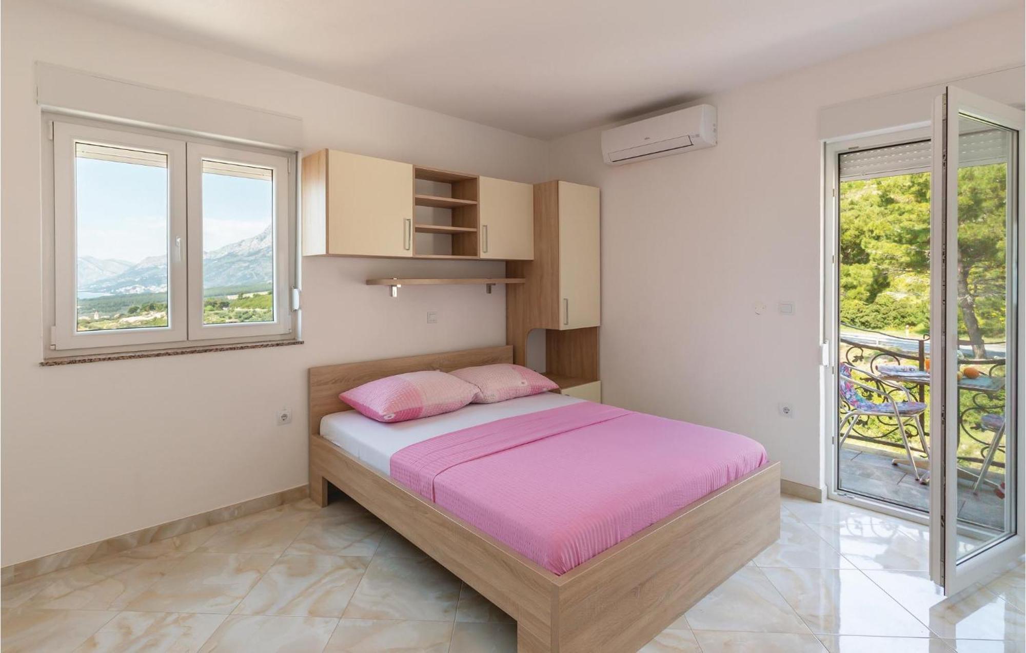 Awesome Apartment In Krvavica With Kitchen エクステリア 写真